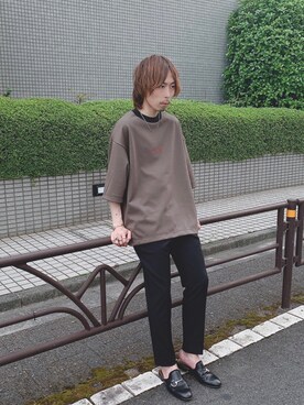 「soe（ソーイ）のアイテム（スラックス）」を使った、吉元 将人さん（メンズ・171cm）の春コーディネート