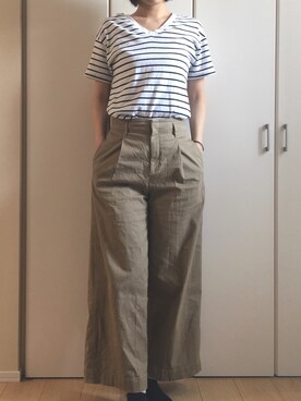 「UNIQLO（ユニクロ）のアイテム（パンツ、ベージュ系）」を使った、kana**さん（レディース・165cm）の夏コーディネート