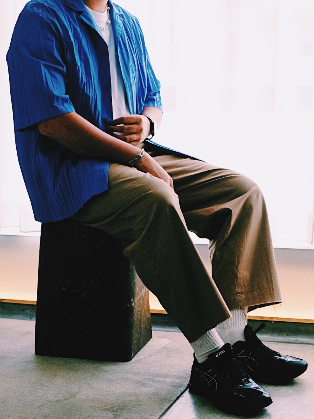 「COSのアイテム（シャツ/ブラウス、ブルー系）」を使った、KEVINさん（メンズ・175cm）の秋コーディネートの1枚目の写真