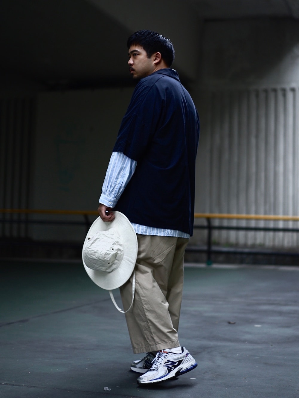 「COSのアイテム（シャツ/ブラウス、ブルー系）」を使った、KEVINさん（メンズ・175cm）の秋コーディネートの1枚目の写真
