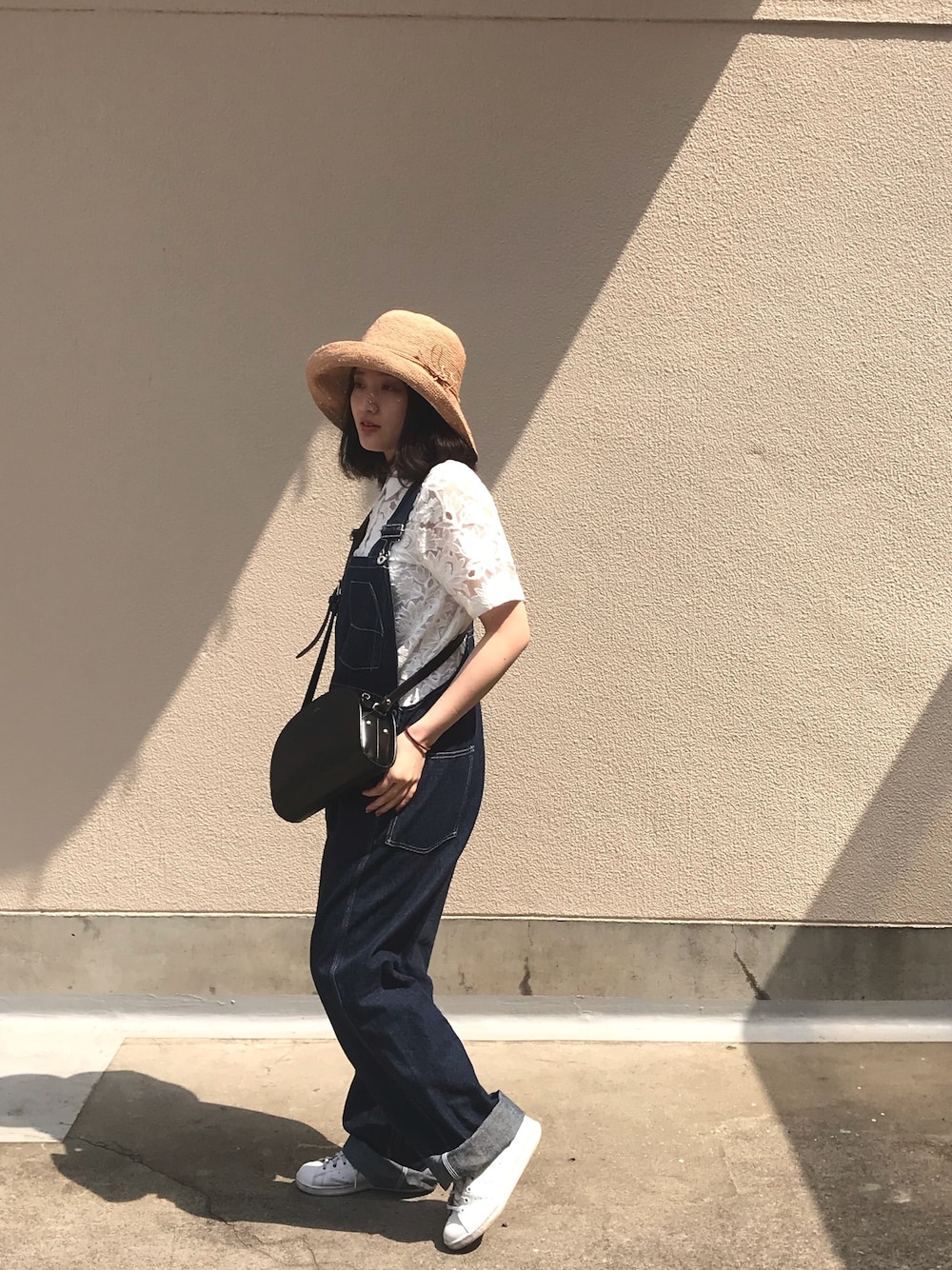 「夏コーデ、カジュアル、シンプル、オトナカジュアル、リラックススタイル」｜「APC x Kanye Westのアイテム（バッグ、ブラック系）」を使った、リンさん（レディース・158cm）の春コーディネートの1枚目の写真