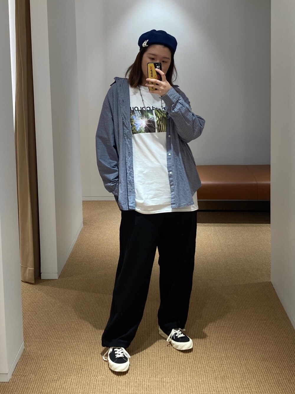「sydney」｜「caolineのアイテム（帽子、ブルー系）」を使った、口口さん（レディース・170cm）の冬コーディネートの1枚目の写真
