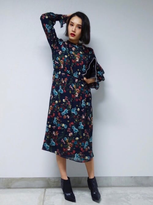 信近エリさんのコーディネート