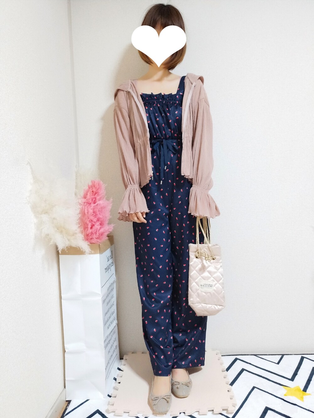 「カジュアル、夏コーデ、お洒落さんとつながりたい、大人カジュアル、ガーリー、カジュアルコーデ、ootd、きれいめカジュアル、夏、キレイめ」｜「one after another NICE CLAUPのいちご柄サロペット（サロペット/オーバーオール、ブルー系）」を使った、kikisou212さん（レディース・159cm）の夏コーディネートの1枚目の写真