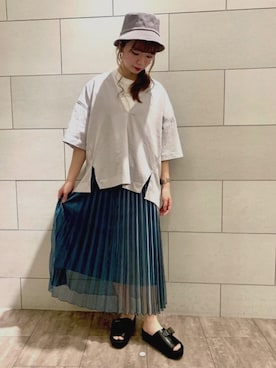 「JEANASIS（ジーナシス）のシアーシャイニープリーツスカート/876109（スカート）」を使った、Ayukaさん（レディース・159cm・10代）の春コーディネート