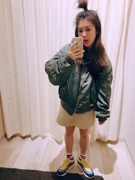 「airmax」｜「アイテム（MA-1）」を使った、しずかさん（レディース・156cm）の春コーディネート
