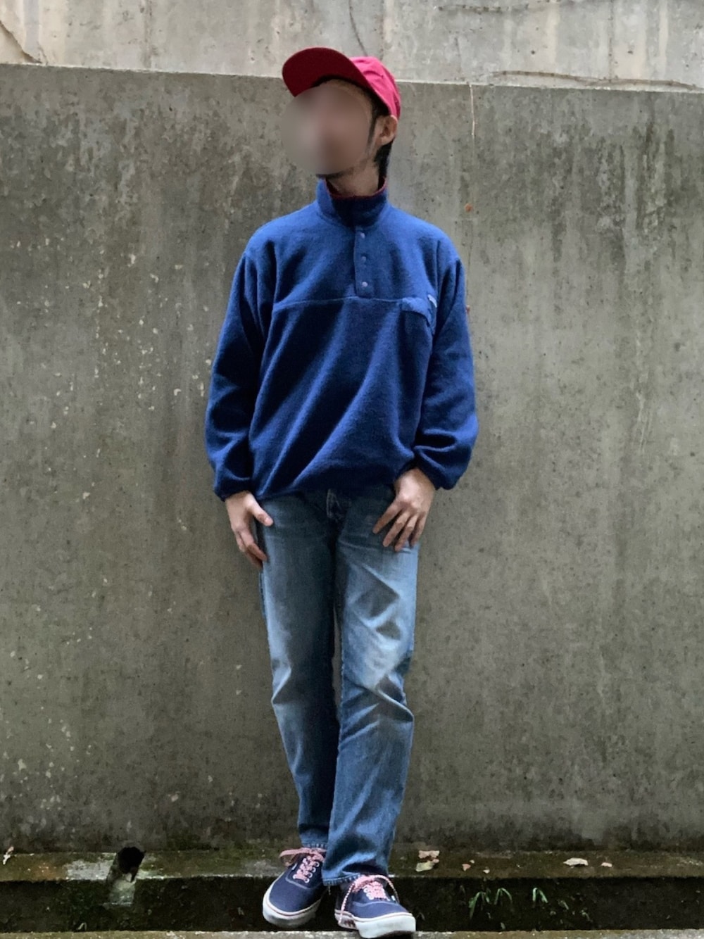 「年末WEAR感謝祭、カジュアル、スニーカーコーデ、パタゴニア、フリース、シンチラ、アウトドアスタイル、ネイビー、バンズ、スナップT」｜「patagoniaのアイテム（その他トップス、ブルー系）」を使った、ヒロさん（メンズ・169cm）の冬コーディネートの1枚目の写真