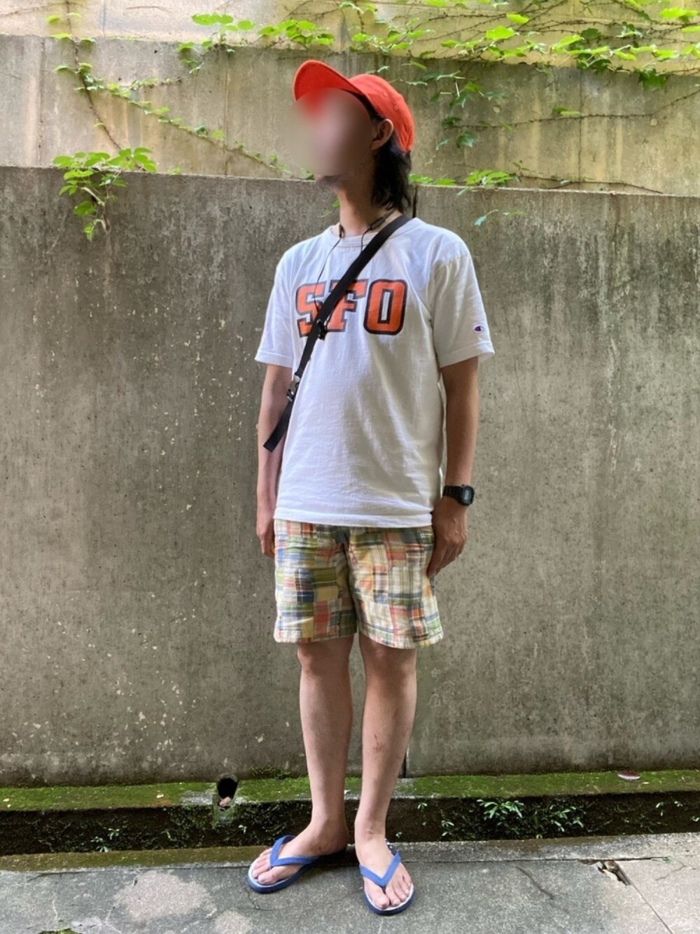 「大人カジュアル、夏だ！Tシャツ着よう！、ビッグT、チャンピオン、グラミチ、ショートパンツ、夏コーデ、オレンジ、パッチワーク、ラフ」｜「STANDARD CALIFORNIAのアイテム（Tシャツ/カットソー、ホワイト系）」を使った、ヒロさん（メンズ・169cm）の夏コーディネートの1枚目の写真