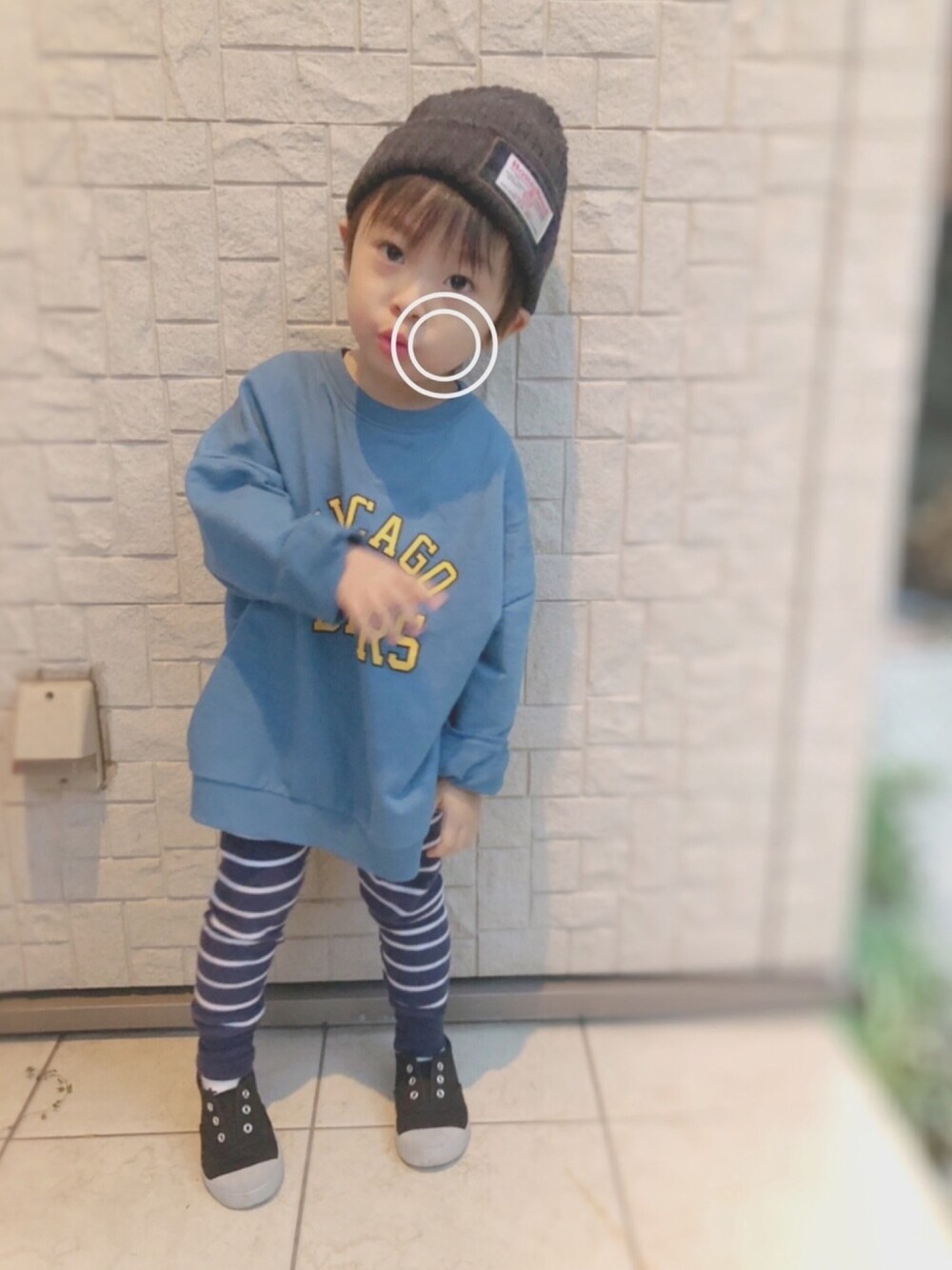 「monmimi、キッズコーデ、キッズファッション、3歳、男の子、ビックシルエット、保育園コーデ、ニット帽」｜「monmimiのアイテム（スウェット、ブルー系）」を使った、こだまさん（キッズ・100cm）の秋コーディネートの1枚目の写真