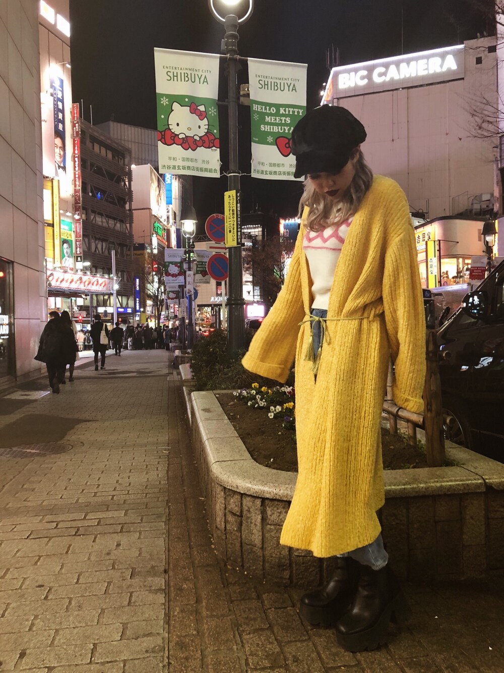 「fashion、ニット、ootd、figandviper、フィグアンドヴァイパー(FIG&VIPER)」｜「FIG&VIPERのBIGファーキャスケット（キャスケット、ブラック系）」を使った、FIG&VIPER_Yukaさん（レディース・167cm）の冬コーディネートの1枚目の写真