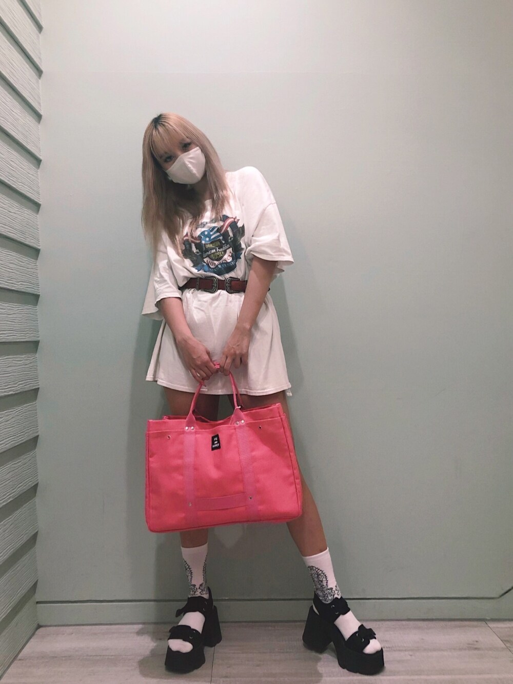 「FIG&VIPER、フィグアンドヴァイパー(FIG&VIPER)、figandviper、夏だ！Tシャツ着よう！、夏コーデ、Tシャツ、カジュアル、ビッグシルエット、白Tシャツ、ロゴT」｜「SHEL’TTERのアイテム（Tシャツ/カットソー、ホワイト系）」を使った、FIG&VIPER_Yukaさん（レディース・167cm）の夏コーディネートの1枚目の写真