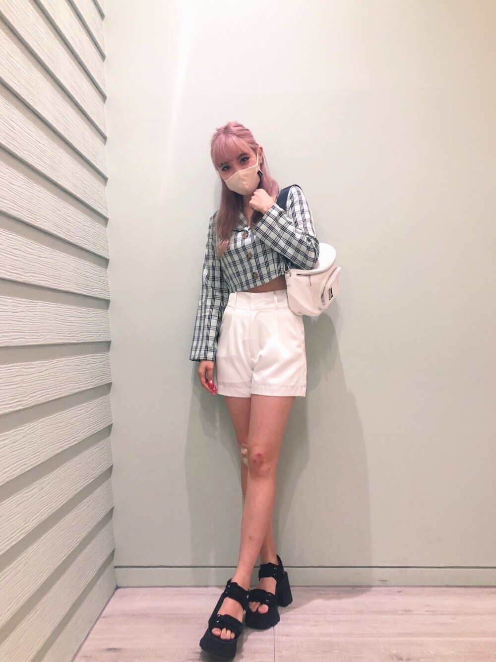 「FIG&VIPER、フィグアンドヴァイパー(FIG&VIPER)、大人カジュアル、韓国ファッション、きれいめカジュアル、秋コーデ、チェック、ジャケット、ミントグリーン、厚底サンダル」｜「FIG&VIPERのチェックショートJK（その他アウター、グリーン系）」を使った、FIG&VIPER_Yukaさん（レディース・167cm）の夏コーディネートの1枚目の写真
