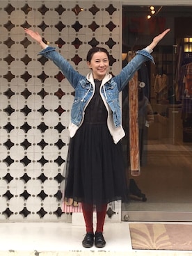 「KIN（キン）のアイテム」を使った、aumiさん（レディース・154cm）の春コーディネート