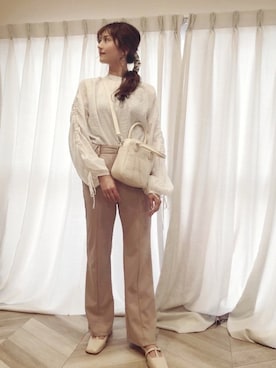 「NEUNA（ヌナ）の【先行予約】【ペットボトル入ります】【調節可能ショルダー紐付き】2wayクロコ柄スクエアレザーハンドバッグ/ショルダーバッグ（ハンドバッグ、ホワイト系）」を使った、miraiさん（レディース・163cm）の春コーディネート