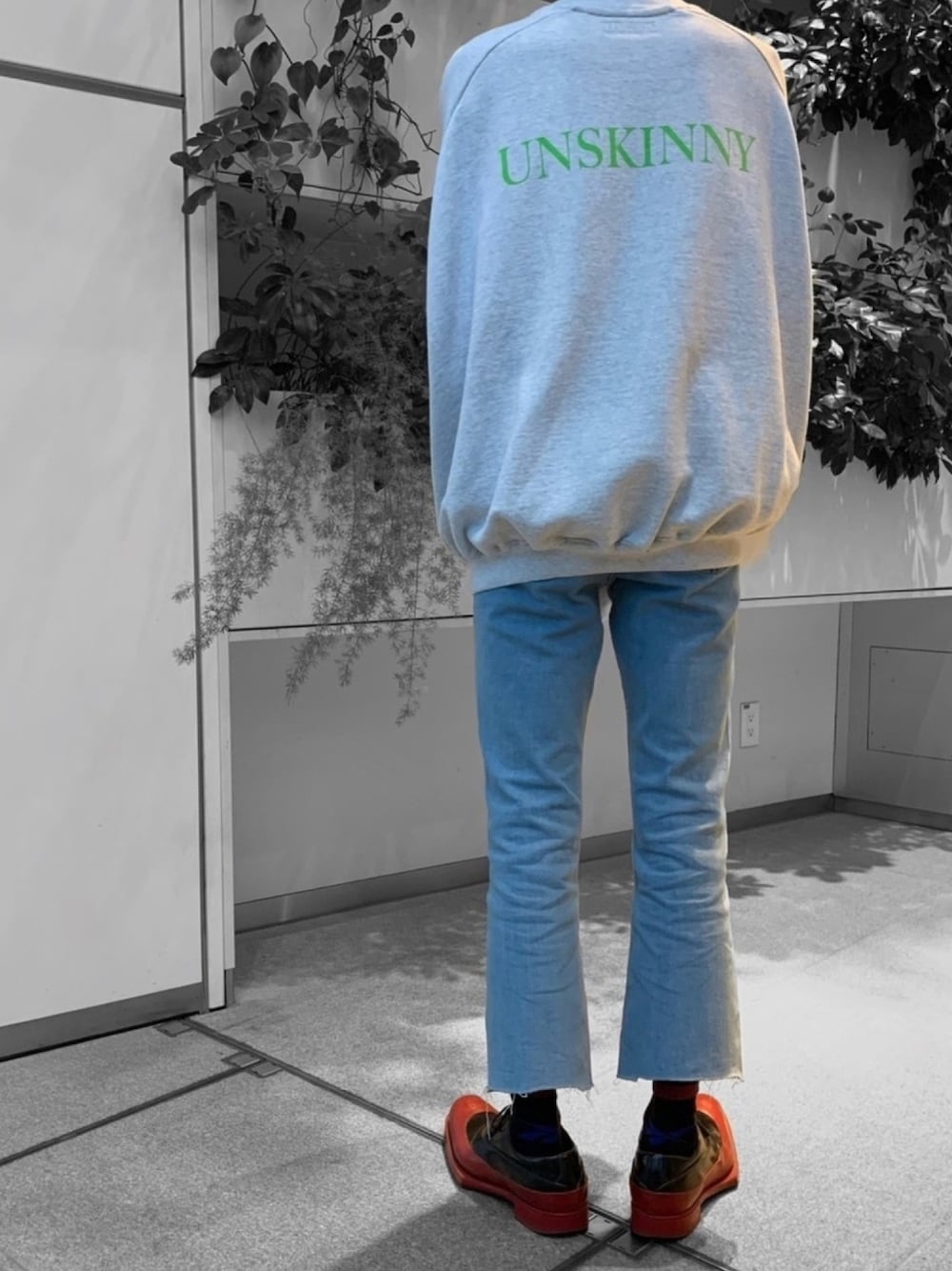 「PRADA、vetements」｜「PRADAのアイテム（ブーツ、レッド系）」を使った、mnさん（メンズ・175cm）の秋コーディネートの1枚目の写真