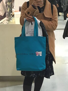 「MARC JACOBS（マークジェイコブス）のアイテム（エコバッグ/サブバッグ）」を使った、Hitomeeee さん（レディース・155cm）の春コーディネート