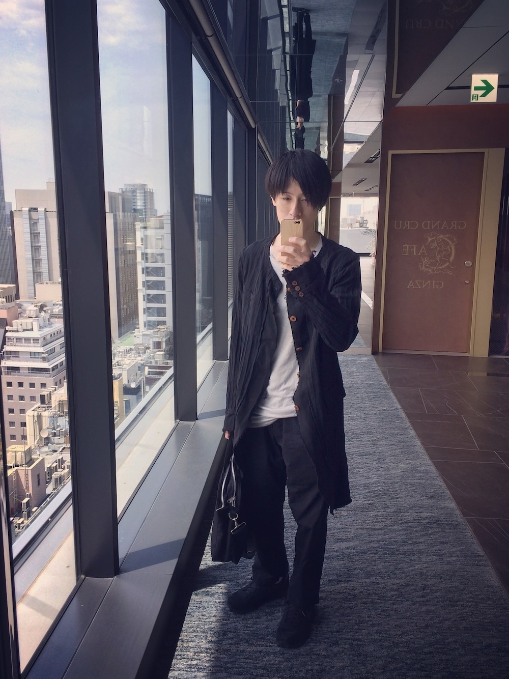「休日スタイル」｜「COMME des GARCONS HOMME PLUSのアイテム（ノーカラージャケット、ブラック系）」を使った、りょうさん（メンズ・163cm）の春コーディネートの1枚目の写真