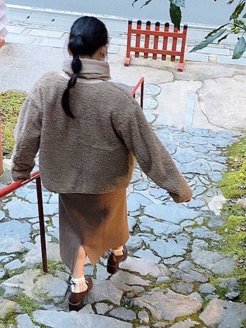 「冬コーデ、シンプル、おしゃれさんと繋がりたい、冬アウター、低身長コーデ、プチプラコーデ、ニットコーデ」｜「UNIQLOのフリースノーカラージャケット（長袖）（その他アウター、ベージュ系）」を使った、usaco さん（レディース・158cm）の冬コーディネートの1枚目の写真