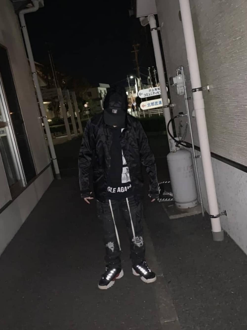 「FILAのアイテム（スニーカー、ブラック系）」を使った、nagomiari0718さん（メンズ・167cm）の秋コーディネートの1枚目の写真
