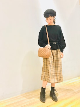 「ぺプラムトップス」｜「アイテム（ハンチング/ベレー帽）」を使った、まるり。さん（レディース・156cm）の秋コーディネート