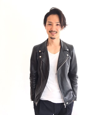 「WISM（ウィズム）のアイテム（ジャケット/アウター）」を使った、上原 良太さん（メンズ・175cm）の春コーディネート