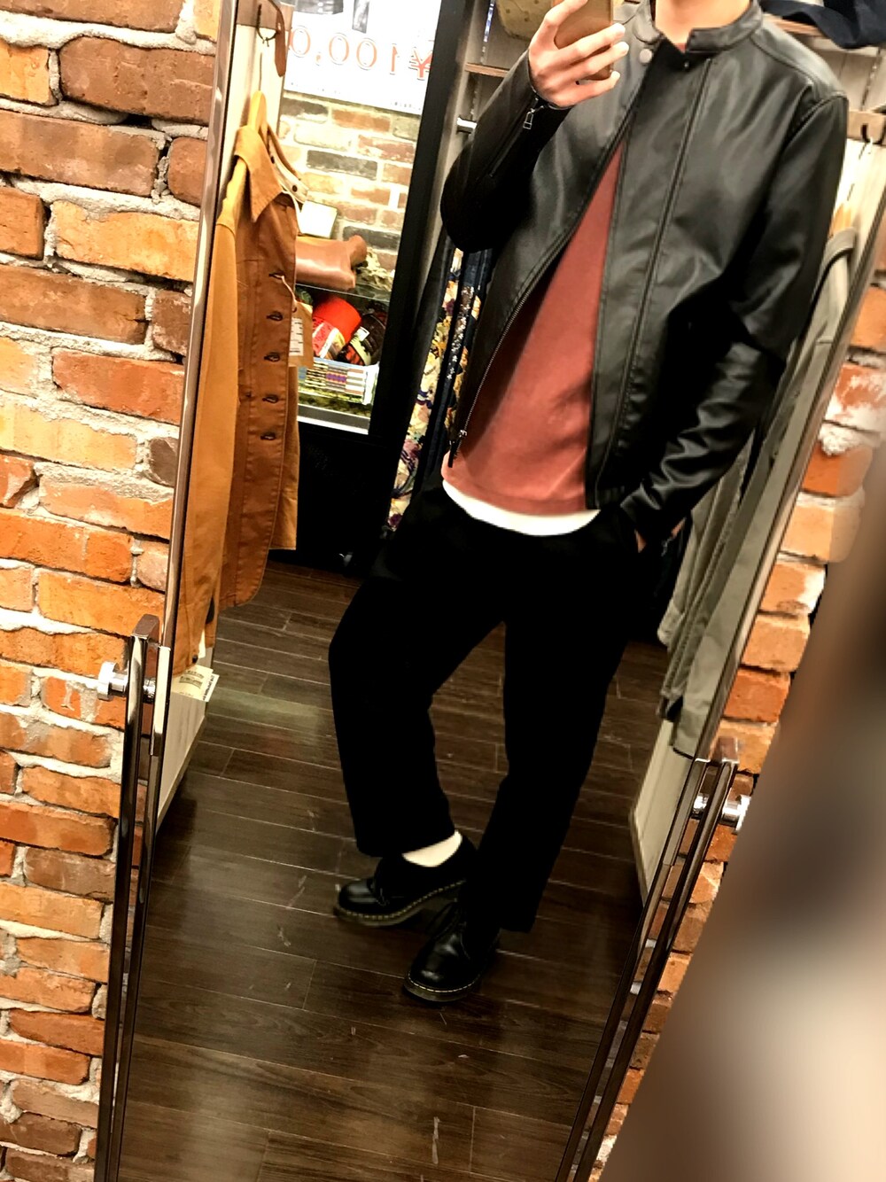 「お洒落さんとつながりたい、レイヤードスタイル、プチプラ、RAGEBLUE、ワイドパンツ、ライダース」｜「Dr. MartensのDr.Martens / 1461 59 3EYESHOE_mtn（ドレスシューズ、ブラック系）」を使った、のむ。さん（メンズ・172cm）の冬コーディネートの1枚目の写真