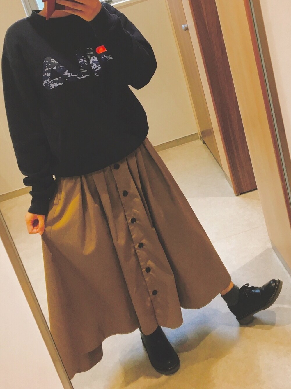 「トレーナー スエット、FILA、w closet、ロングスカート、ドクターマーチン風」｜「FILAのアイテム（スウェット、ブルー系）」を使った、かもさん（レディース・165cm）の秋コーディネートの1枚目の写真