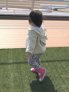 「H&M（エイチ・アンド・エム）のアイテム（その他パンツ）」を使った、Kasumiiiiiiiさん（キッズ・80cm）の春コーディネート