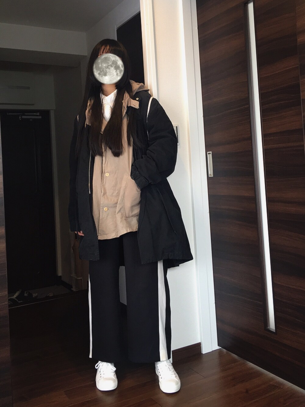 「SILENT DAMIR DOMAのアイテム（ジャケット/アウター、ブラック系）」を使った、Aliceさん（レディース・170cm）の春コーディネートの1枚目の写真