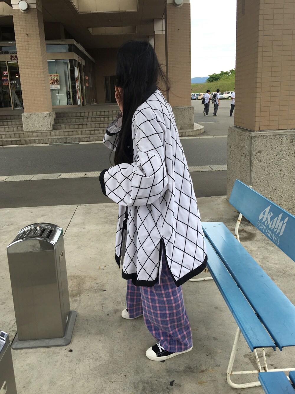 「VINTAGEのアイテム（ジャケット/アウター、ホワイト系）」を使った、Aliceさん（レディース・170cm）の夏コーディネートの1枚目の写真