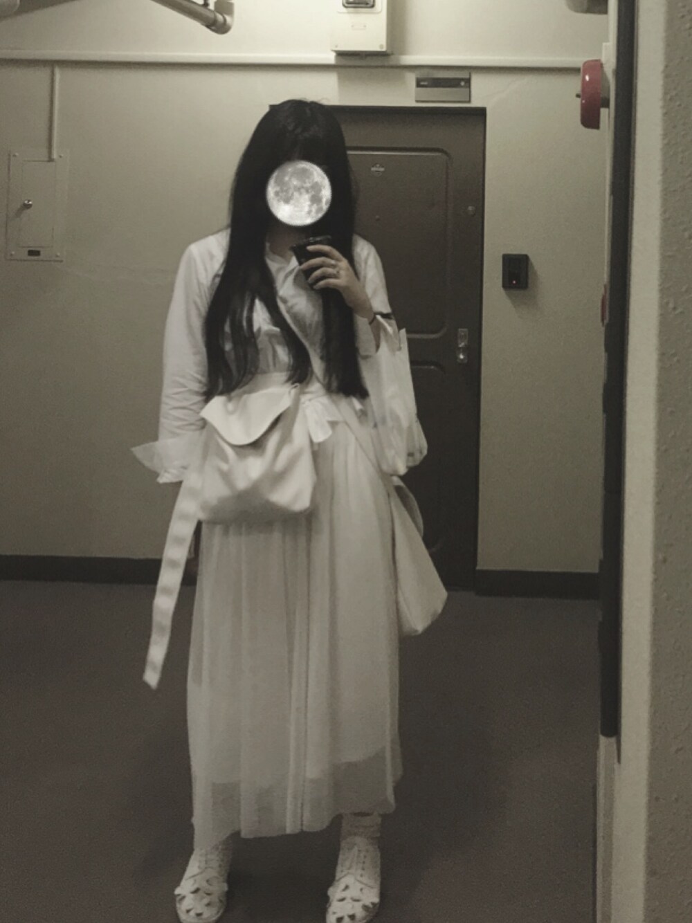 「LIMI feuのアイテム（シャツ/ブラウス、ホワイト系）」を使った、Aliceさん（レディース・170cm）の夏コーディネートの1枚目の写真