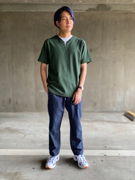 「NANO universe（ナノユニバース）のフレキシブルリネンＶスリットTシャツ（Tシャツ/カットソー、グリーン系）」を使った、nano・universe ららぽーとTOKYO-BAY Mensさん（メンズ・170cm）の夏コーディネート