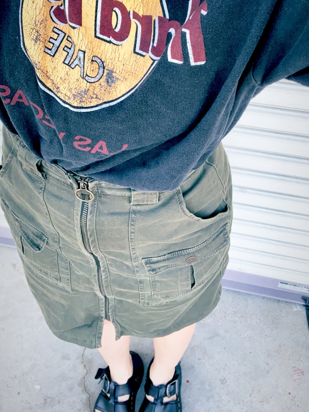 「古着コーデ、Hard rock cafe」｜「Hard Rock Cafeのアイテム（Tシャツ/カットソー、ブラック系）」を使った、mayayeahさん（レディース・155cm）の秋コーディネートの1枚目の写真