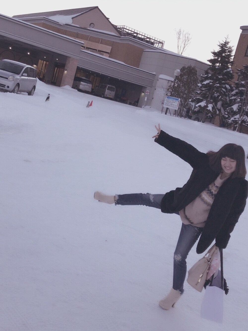 「コート、クリスマス、温泉、moussy、EMODA、休日スタイル、北海道」｜「EMODAのアイテム（その他アウター、ブラック系）」を使った、knm.Ｉ   (おみそ)さん（レディース・149cm）の冬コーディネートの1枚目の写真