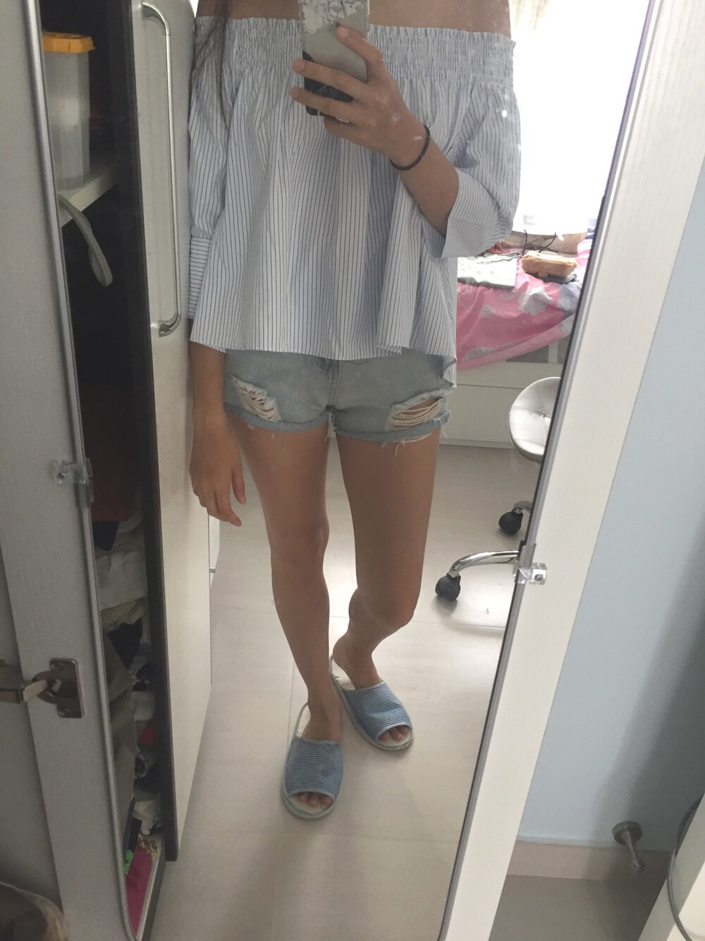 「Lulusのアイテム（トップス、ブルー系）」を使った、csmandyさん（レディース・164cm）の夏コーディネートの1枚目の写真