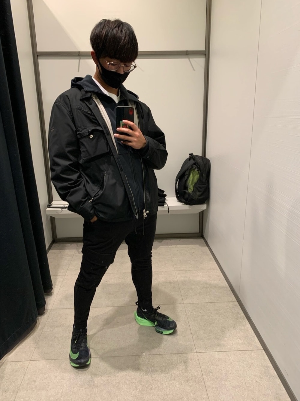 「AlphaFly、アルファフライ、NIKE、stussy、ZARA、オールブラック、スポーツミックス」｜「STUSSYのアイテム（ブルゾン、ブラック系）」を使った、hideさん（メンズ・169cm）の冬コーディネートの1枚目の写真