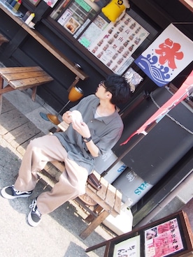 「カーキ×ベージュ」｜「アイテム（パンツ）」を使った、shoushoushouさん（メンズ・170cm）の春コーディネート