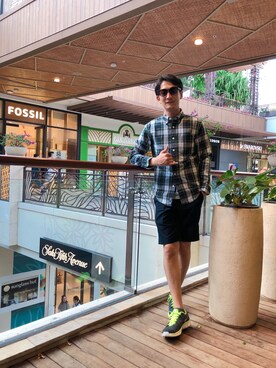 「Abercrombie&Fitch（アバークロンビーアンドフィッチ）のアイテム（シャツ/ブラウス）」を使った、ポールさん（メンズ・174cm）の春コーディネート