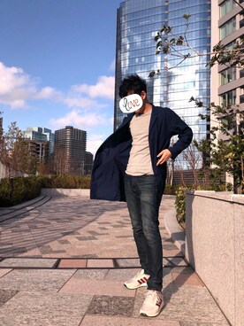 「UNIQLO（ユニクロ）のアイテム（トレンチコート、ブルー系）」を使った、ポールさん（メンズ・174cm）の春コーディネート