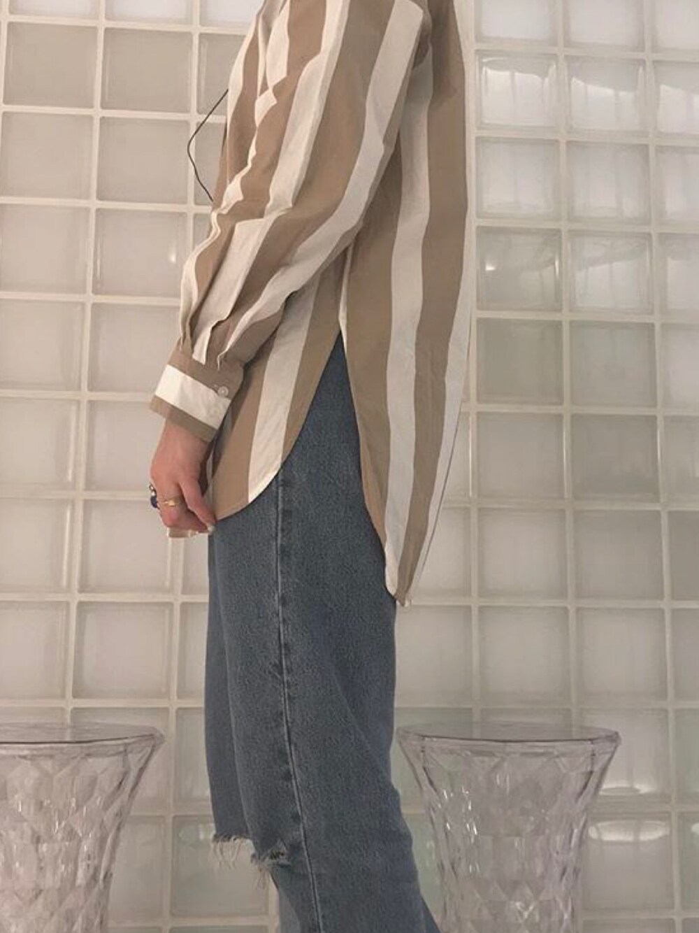 「シンプル、大人カジュアル、春コーデ、デニム、ストライプシャツ、journal standard、Levis、ジャーナルスタンダード、リーバイス、古着」｜「levisのアイテム（デニムパンツ、ブルー系）」を使った、chihiさん（レディース・163cm）の冬コーディネートの1枚目の写真