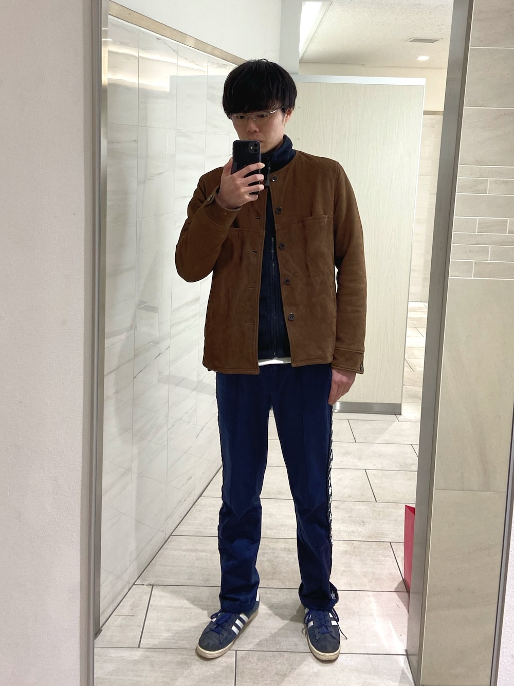 「matsuda、KAPPA、めがね、Berghaus、adidas、レザージャケット、ジャージ、冬、varde77、フリース」｜「matsudaのアイテム（メガネ、グレー系）」を使った、Kaichiさん（メンズ・178cm）の冬コーディネートの1枚目の写真