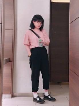「ブラック×ホワイト」｜「アイテム（その他シューズ）」を使った、JONONGさん（レディース・155cm）の春コーディネート