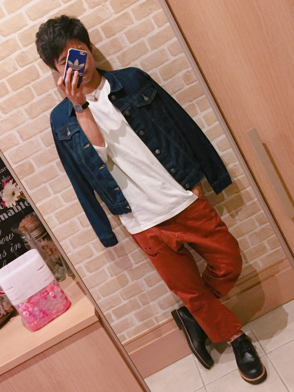 「カジュアル、きれいめカジュアル、秋のコーデ、秋コーデ、休日スタイル、GU、ダニエルウェリントン、Daniel Wellington、デニム、デニムジャケット」｜「Hawkinsのアイテム（シューズ、ブラック系）」を使った、jinさん（メンズ・163cm）の秋コーディネートの1枚目の写真
