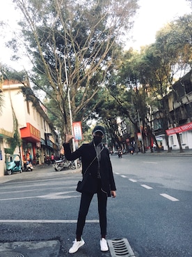 「ZARA（ザラ）のアイテム（スーツジャケット、ブラック系）」を使った、小日天さん（レディース・167cm）の秋コーディネート