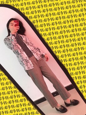 「CHARLES & KEITH（チャールズ & キース）のアイテム（ショルダーバッグ、ブラック系）」を使った、小日天さん（レディース・167cm）の春コーディネート