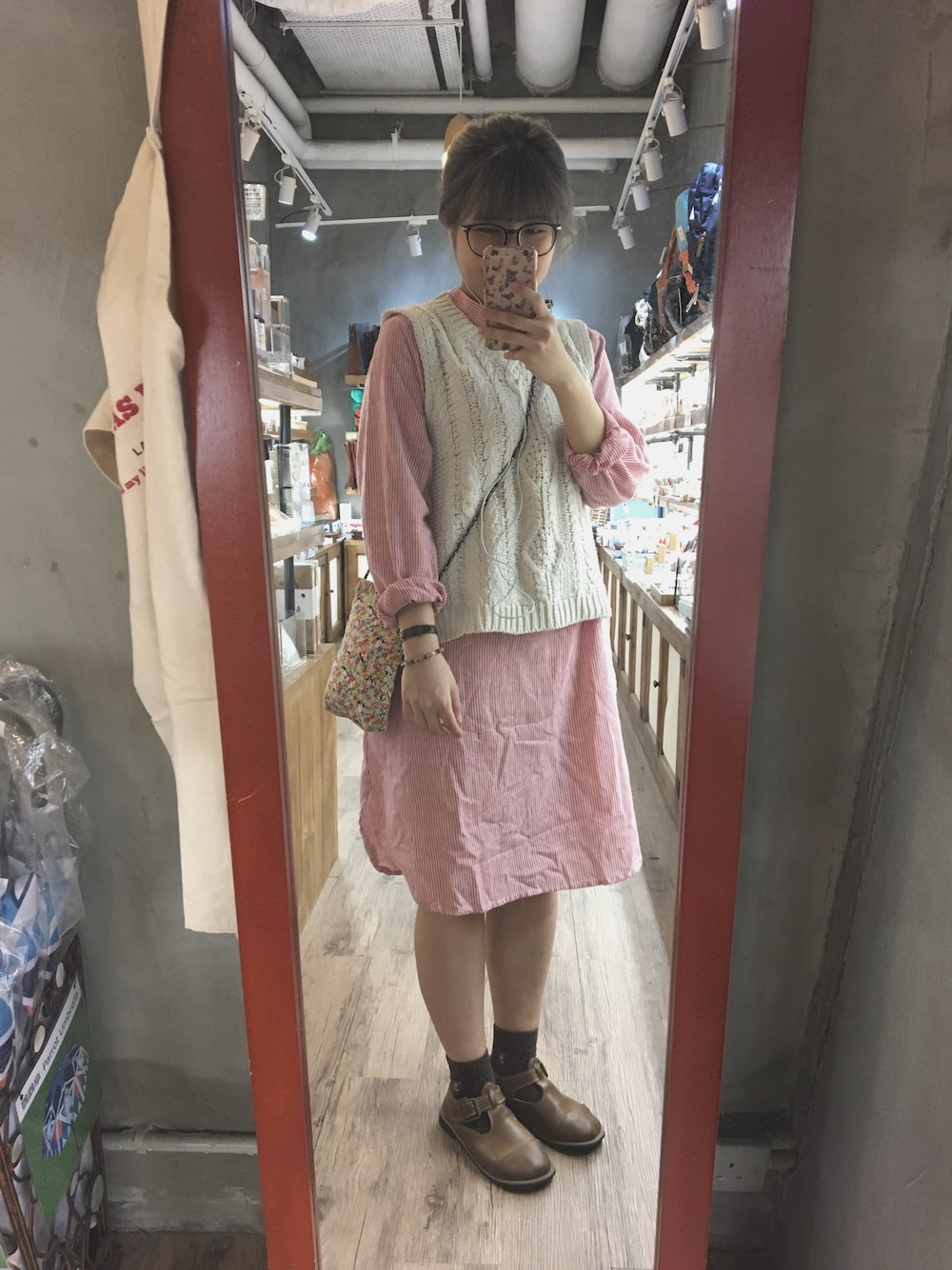 「spring、春コーデ、上班日、粉色、白色、休閒、日系」｜「niko and...のアイテム（ワンピース/ドレス、ピンク系）」を使った、Elmoさん（レディース・157cm）の春コーディネートの1枚目の写真