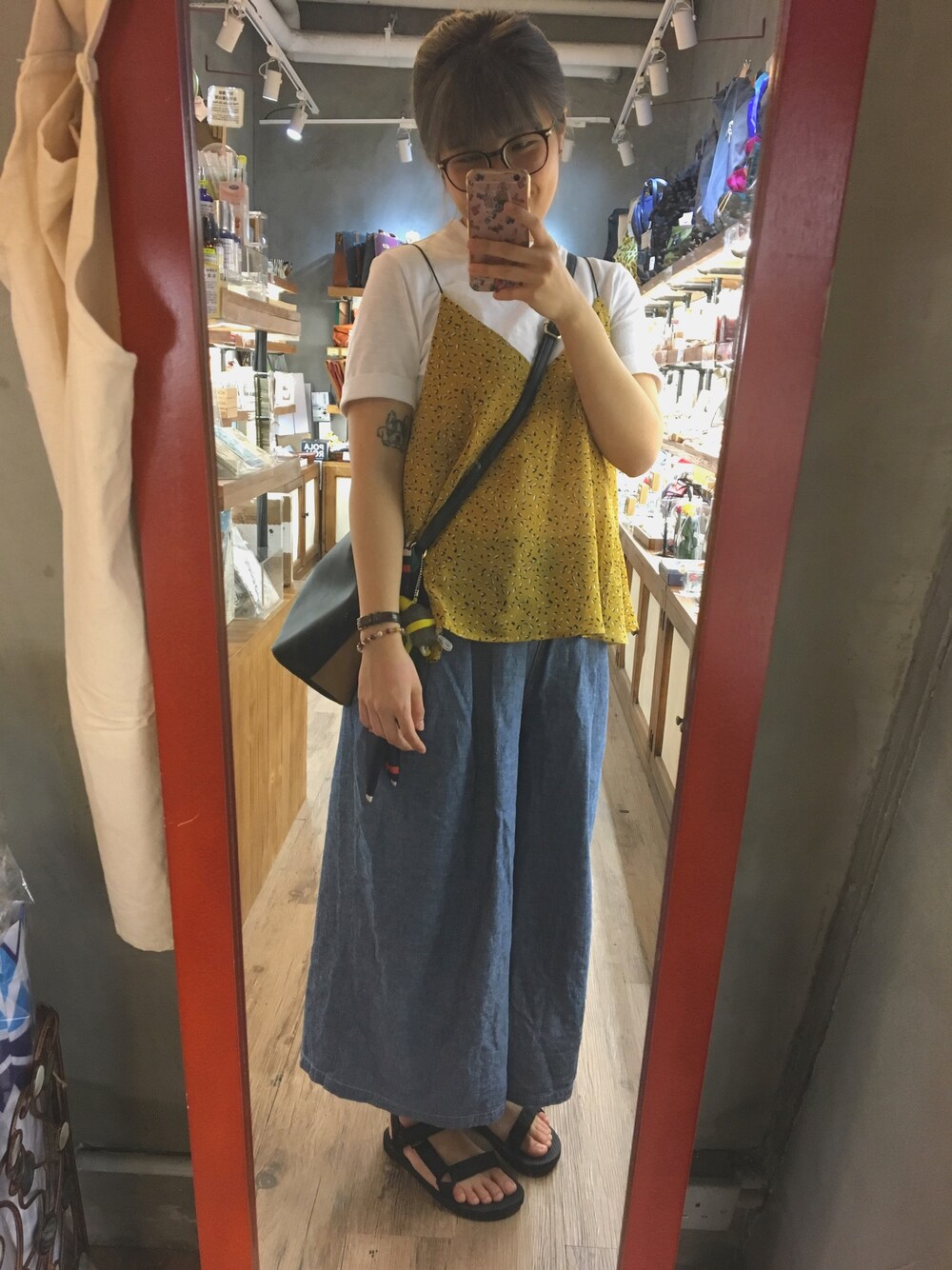 「春コーデ、ootd」｜「Tevaのアイテム（サンダル、ブラック系）」を使った、Elmoさん（レディース・157cm）の春コーディネートの1枚目の写真