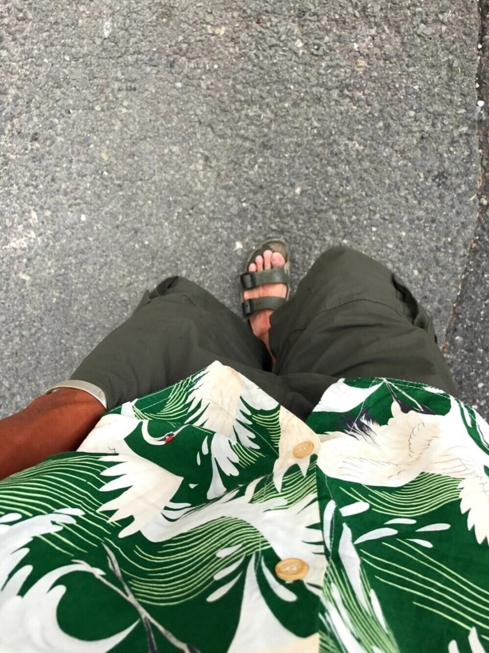 「sun surf、アロハシャツ、伊豆白浜、夏、リゾート、伊豆、白浜」｜「BIRKENSTOCKの＜BIRKENSTOCK（ビルケンシュトック）＞ ∴ ARIZONA EVA R/サンダル（サンダル、グリーン系）」を使った、ニトログリセリン野郎さん（メンズ・176cm）の夏コーディネートの1枚目の写真