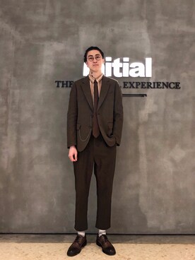 「initial（イニシャル）のアイテム（チェスターコート）」を使った、Dexterさん（メンズ・183cm）の春コーディネート