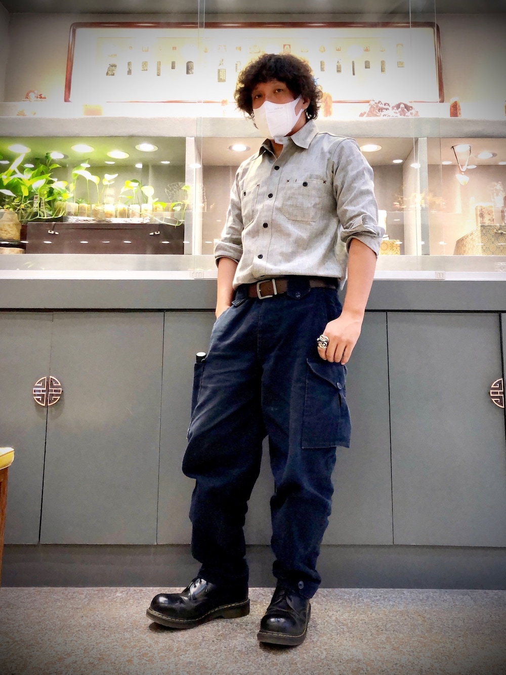 「Tシャツ」｜「FREEWHEELERSのアイテム（シャツ/ブラウス、シルバー系）」を使った、我是嘉奇さん（メンズ・167cm）の秋コーディネートの1枚目の写真